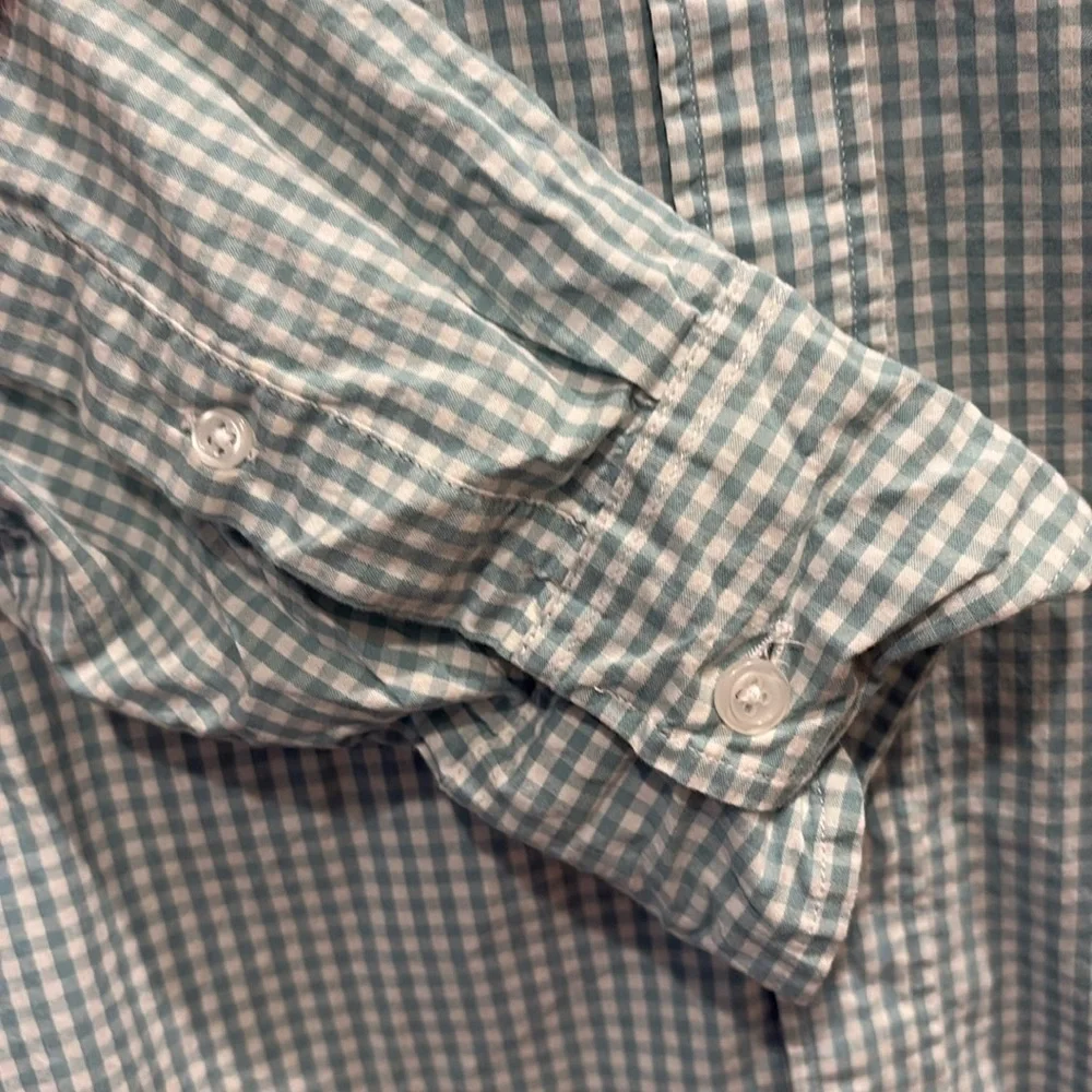 J.Crew men’s plaid collared button down shirt. Size small slim fit. Flex washed.